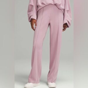 Lululemon Softstreme Pintuck Mid-Rise Pant *Regular EUC Size Small *see note